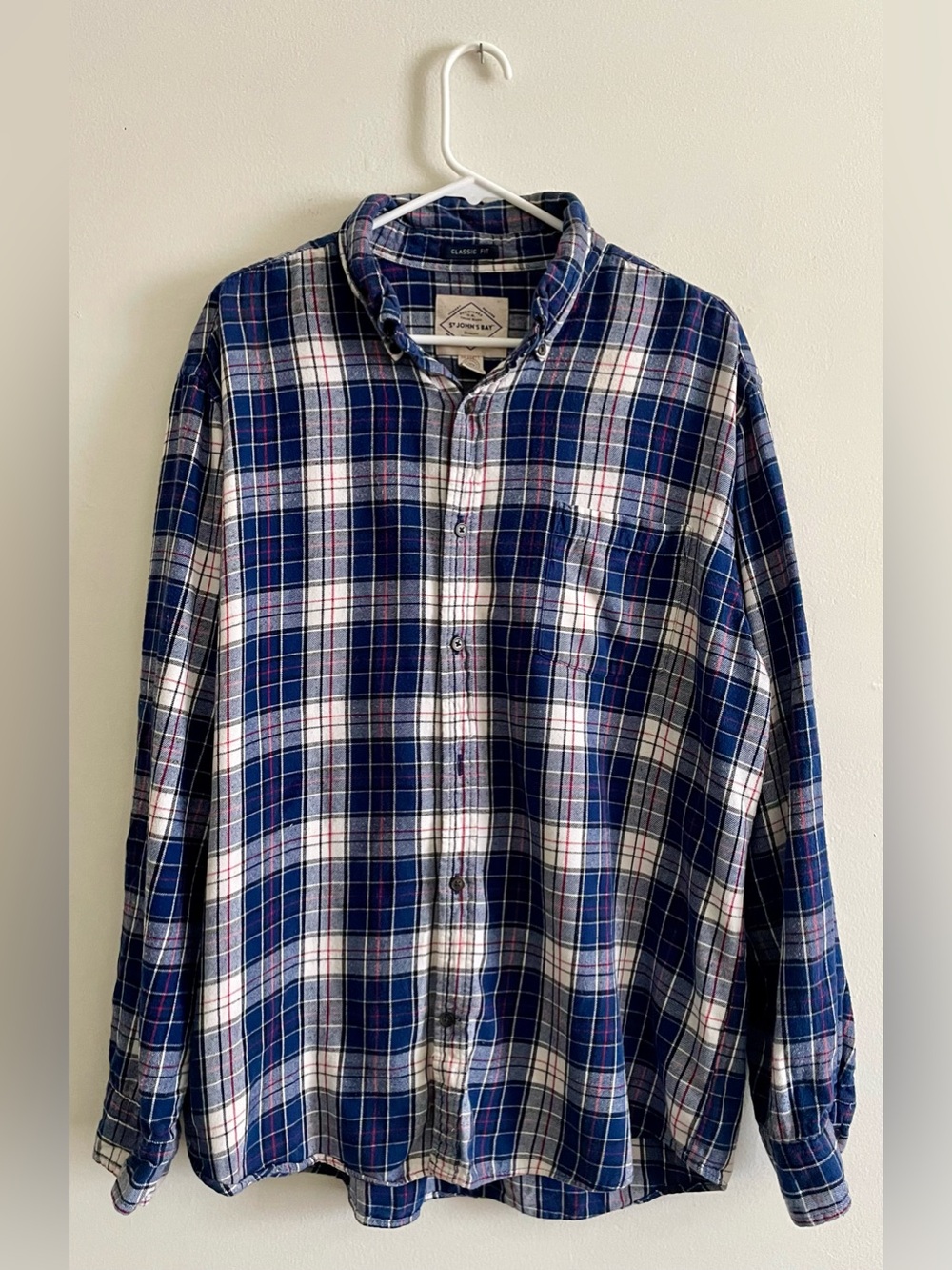 🎣 St. John's Bay Blue and White Plaid Button-Down Shirt 🎣